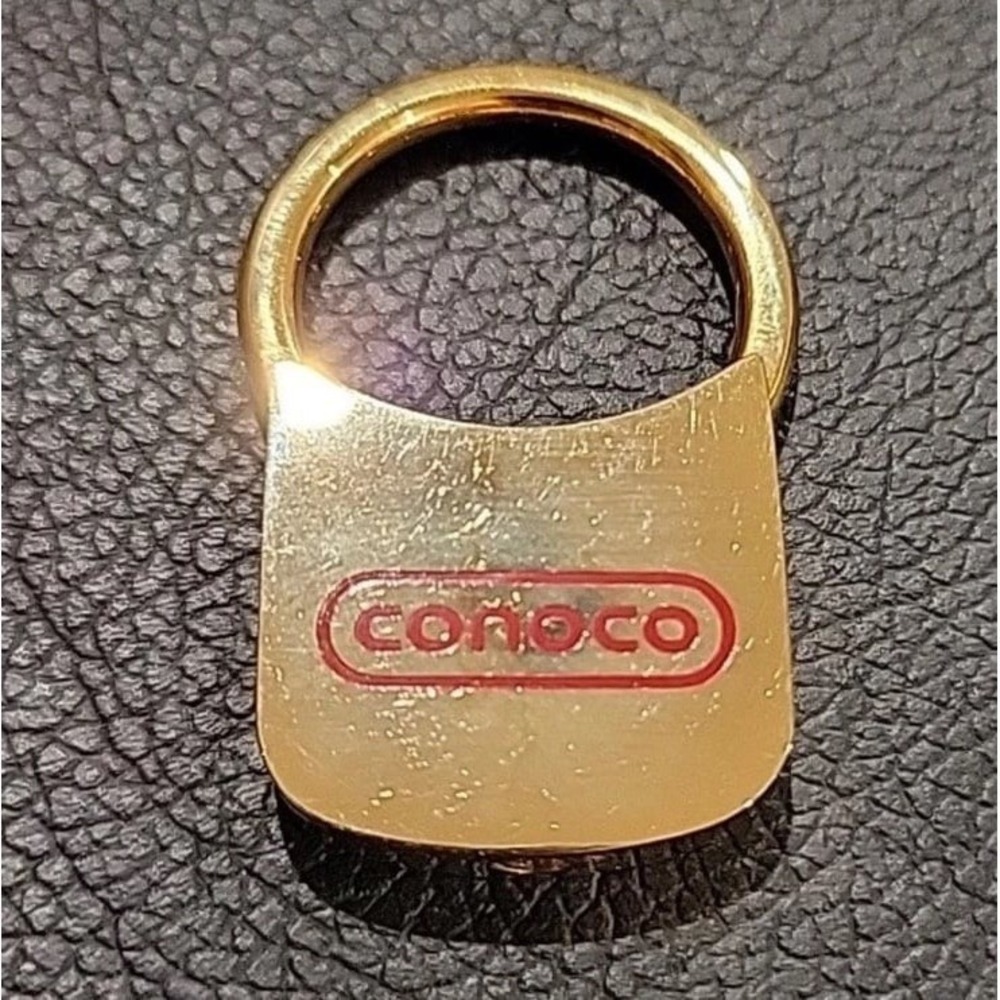 Vintage Conoco Gold Tone 1900 MMS Safe Award Keytag Keychain